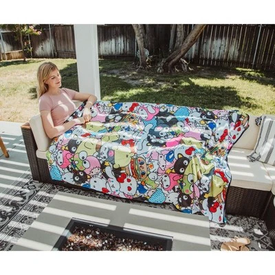 Surreal Entertainment Sanrio Hello Kitty And Friends Fleece Throw Blanket | 54 X 72 Inches 5 Surreal Entertainment Sanrio Hello Kitty And Friends Fleece Throw Blanket | 54 X 72 Inches - Image 3