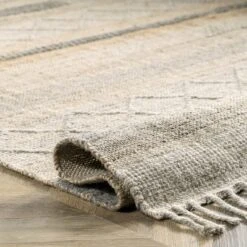 NuLOOM Geometric Stripes Wool Tassel Area Rug 19 NuLOOM Geometric Stripes Wool Tassel Area Rug -Home Decor Shop GUEST 774e6b4f 885a 45c4 ba07 dae66669bf97