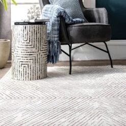 NuLOOM Jazlyn Broken Chevrons Area Rug 22 NuLOOM Jazlyn Broken Chevrons Area Rug -Home Decor Shop GUEST 911bcf6e 9680 418b 9e78 974ae01f64af