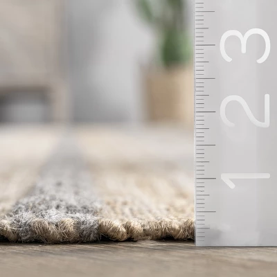 NuLOOM Geometric Stripes Wool Tassel Area Rug 4 NuLOOM Geometric Stripes Wool Tassel Area Rug - Image 2