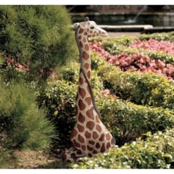 Design Toscano Gigi The Garden Giraffe Statue